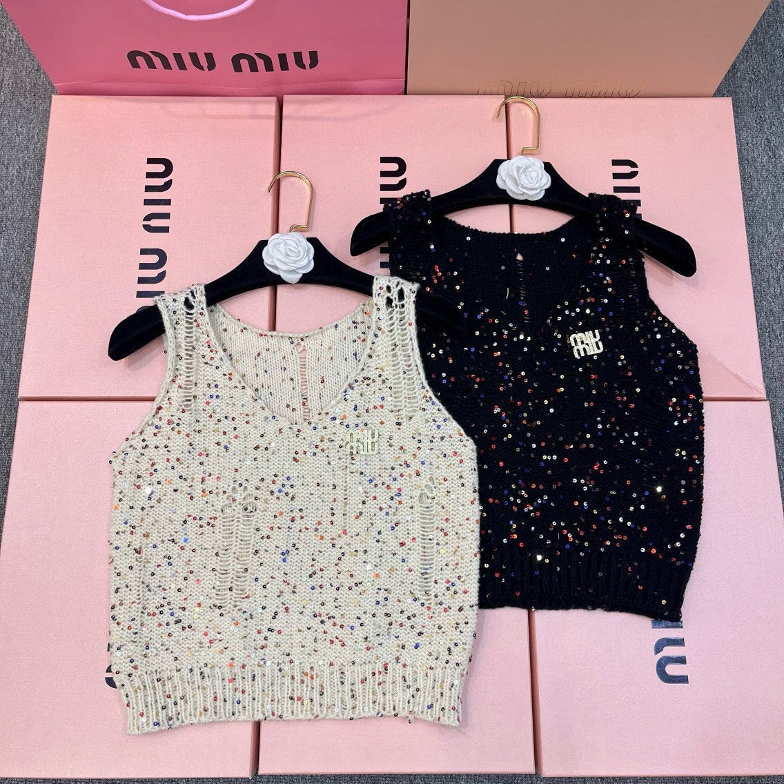 Top Miu Miu