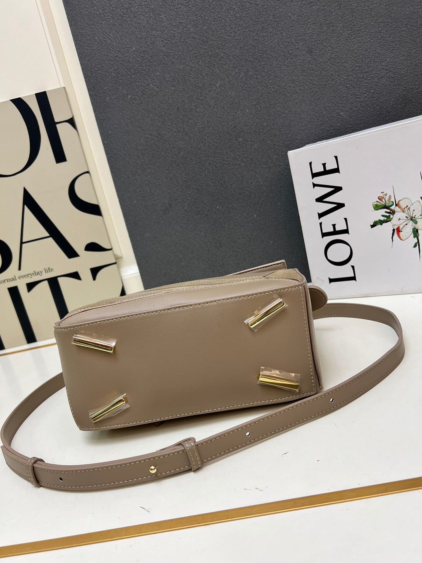 Loewe Puzzle Bag Beige