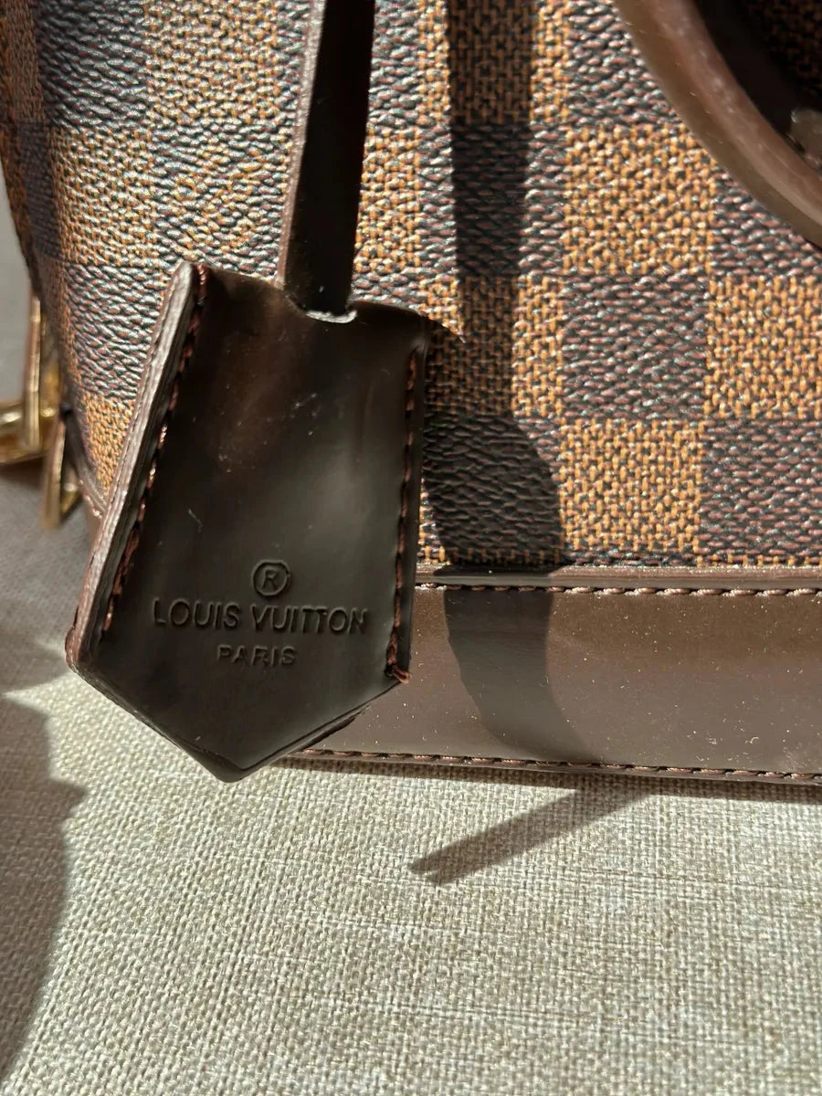 Geantă Louis Vuitton Alma