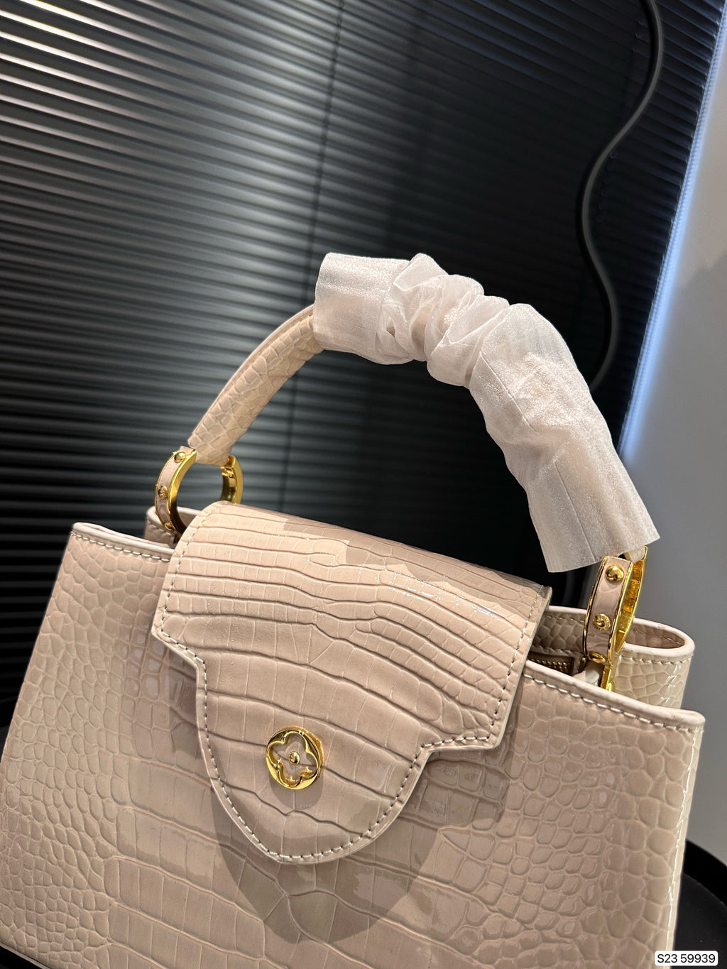 LV Capucines MM