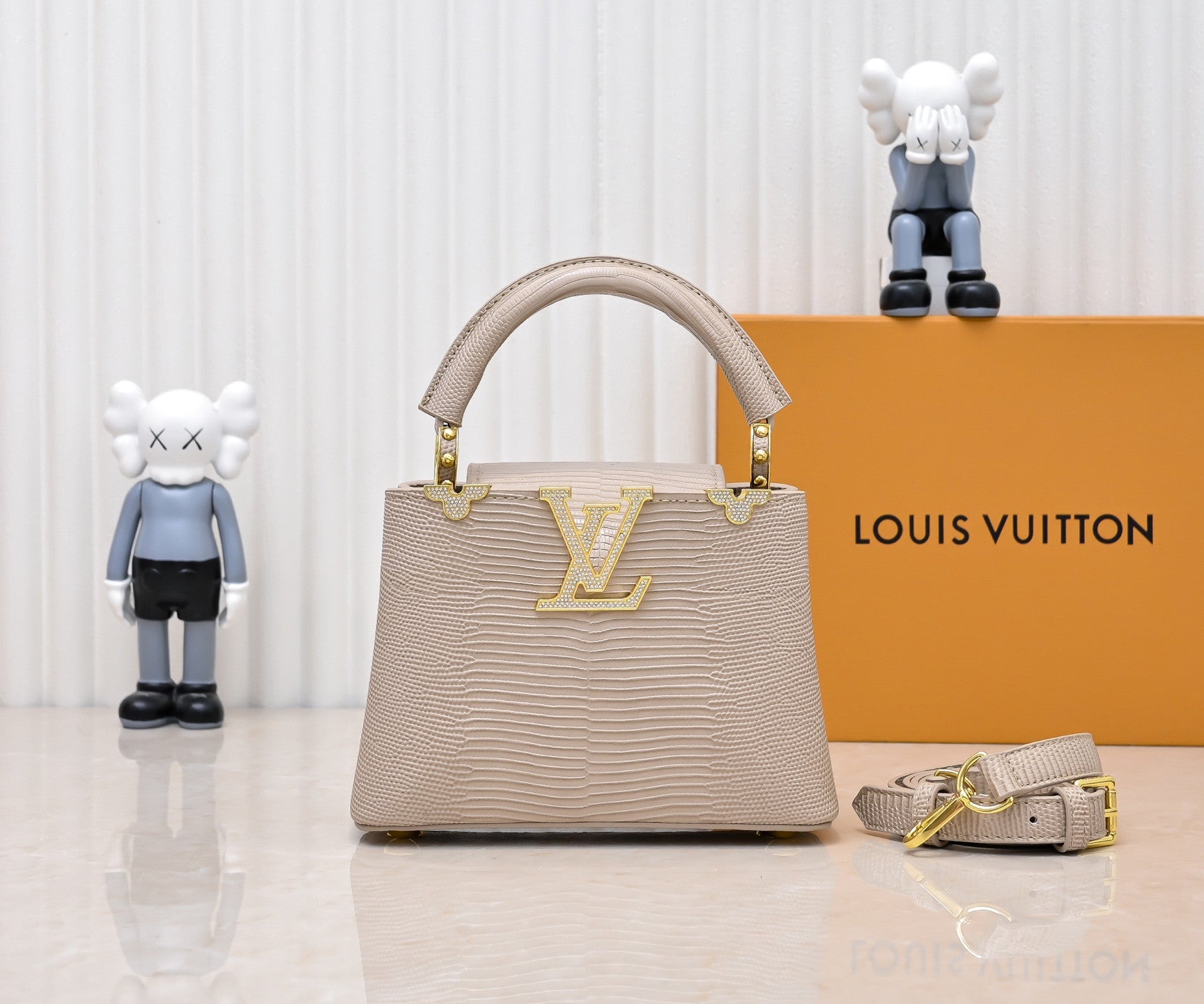 Louis Vuitton Capucines nude