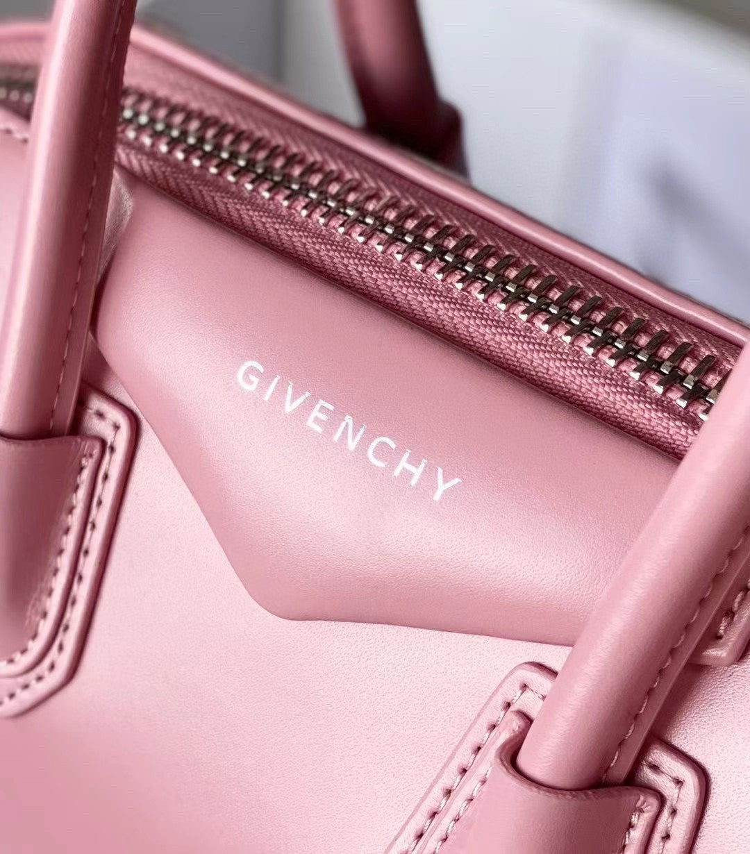 Givenchy Antigone bag pink