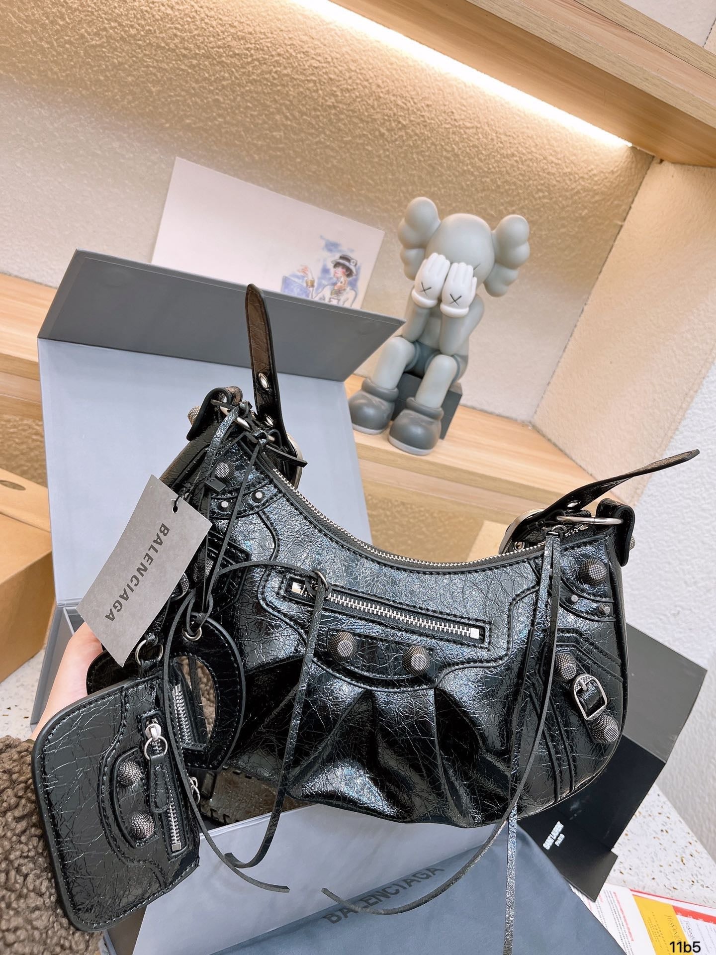 Balenciaga Le Cagole Shoulder Bag