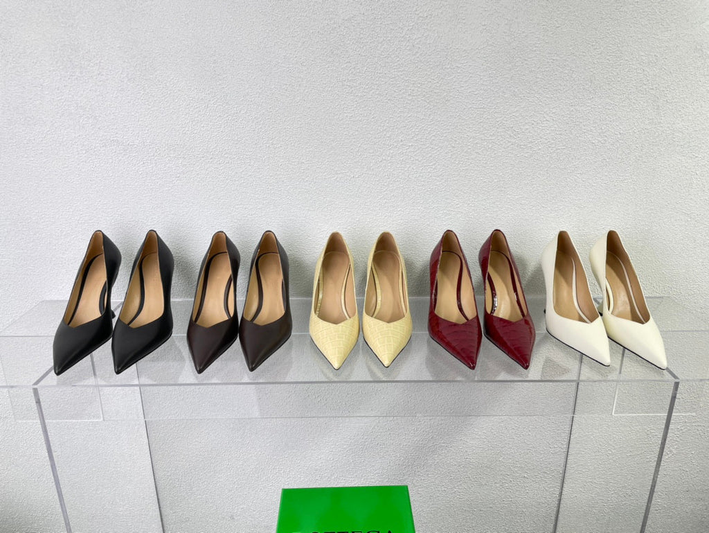 Pantofii Bottega Veneta