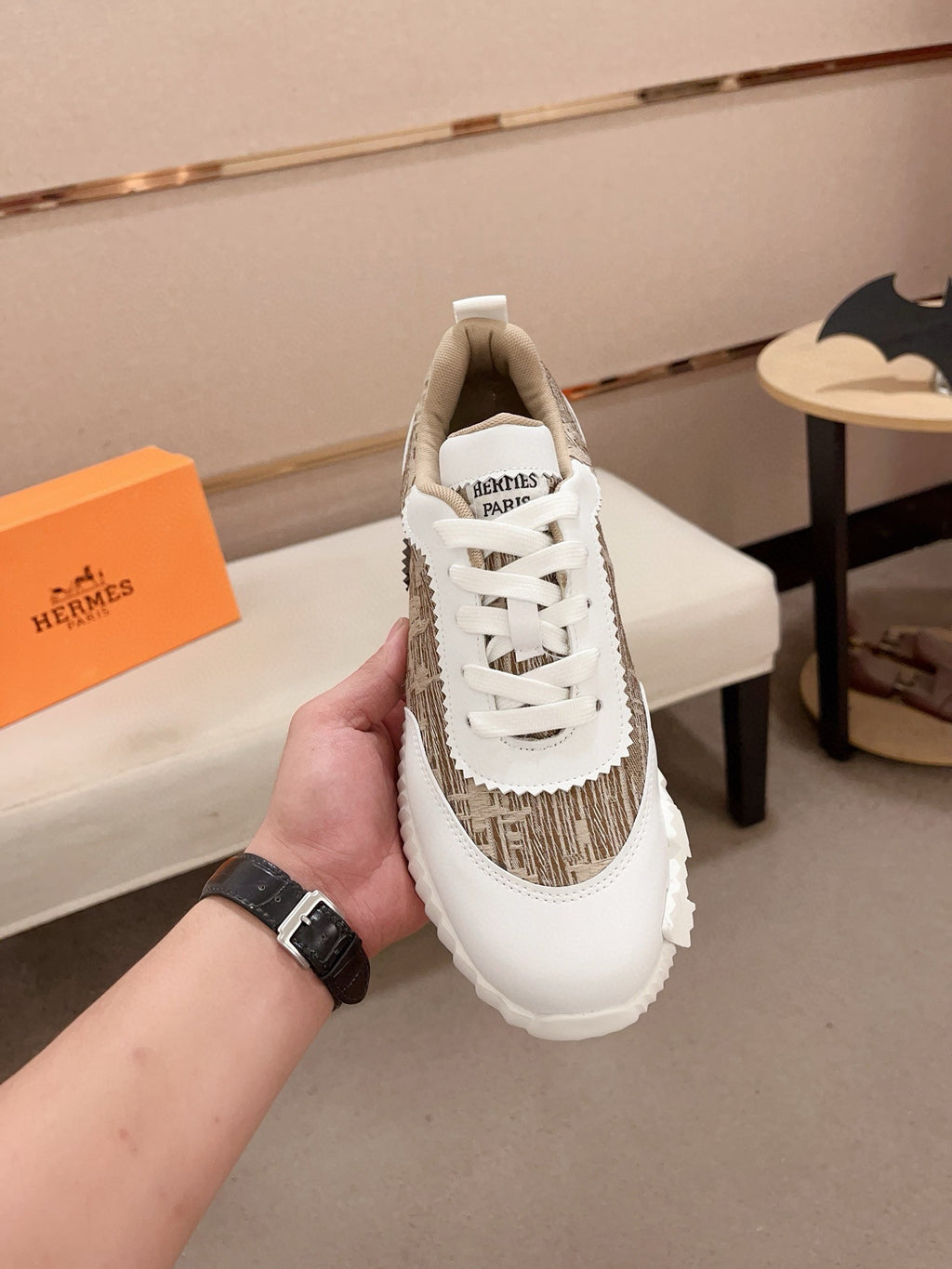Adidași Hermes