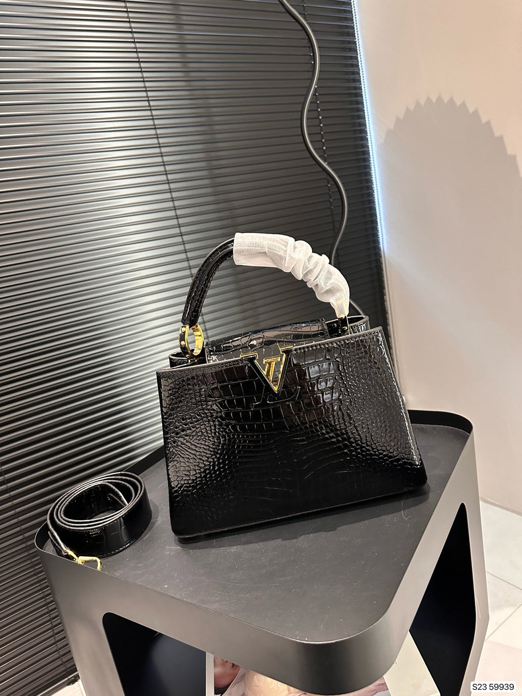 LV Capucines MM