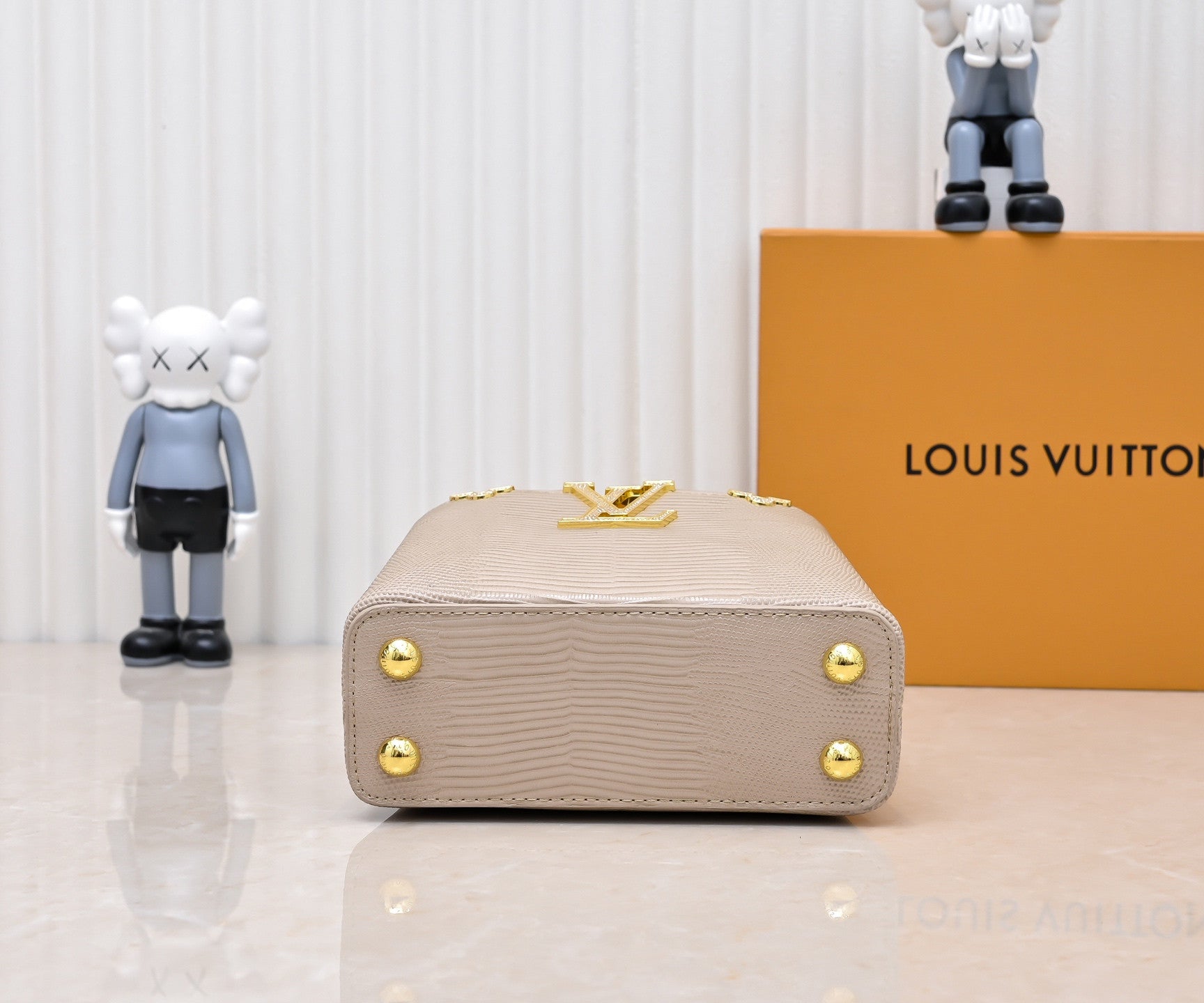 Louis Vuitton Capucines nude