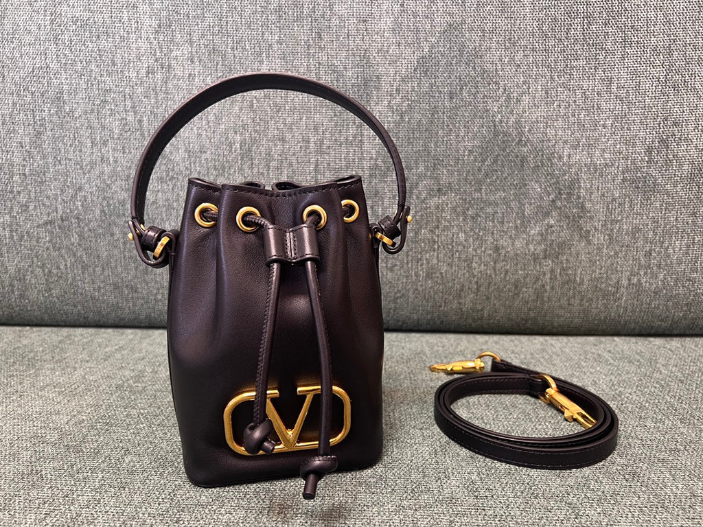 Valentino Garavani logo signature balck bag