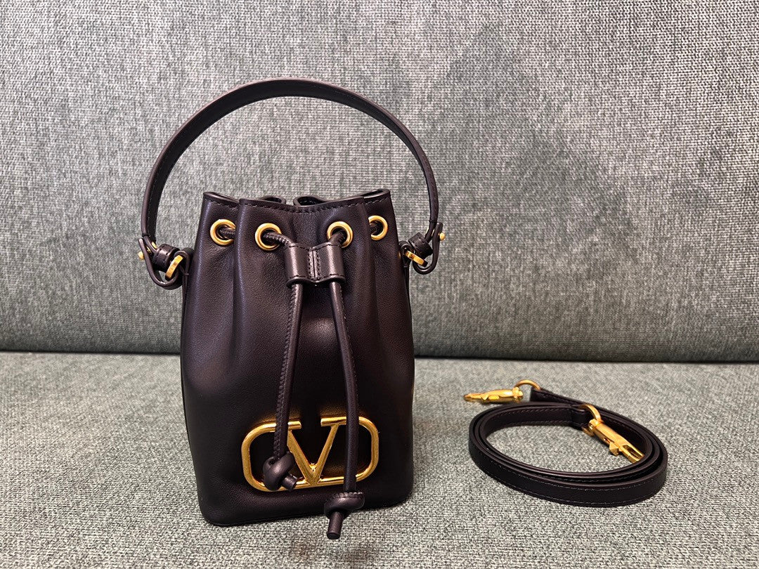 Valentino Garavani logo signature balck bag