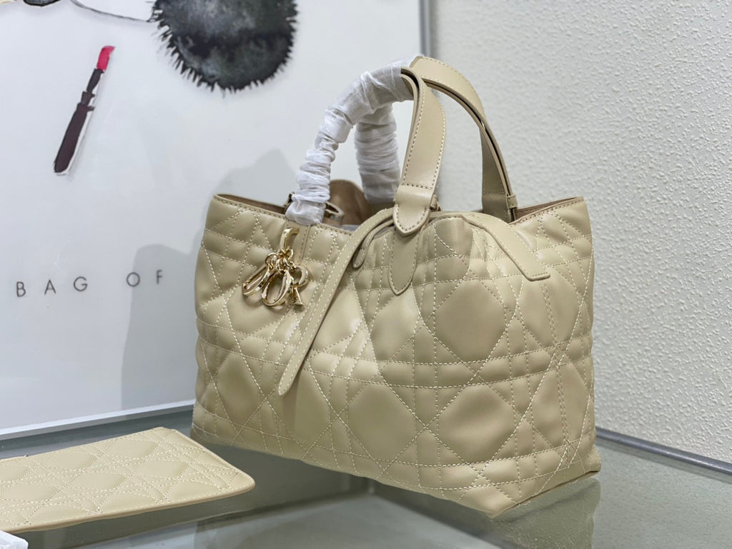 Dior Medium Toujours Bag In Ecru