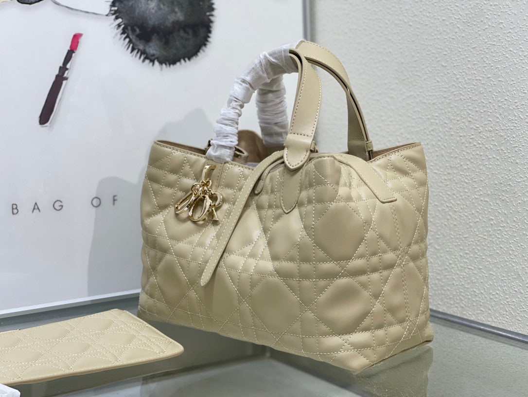 Dior Medium Toujours Bag In Ecru