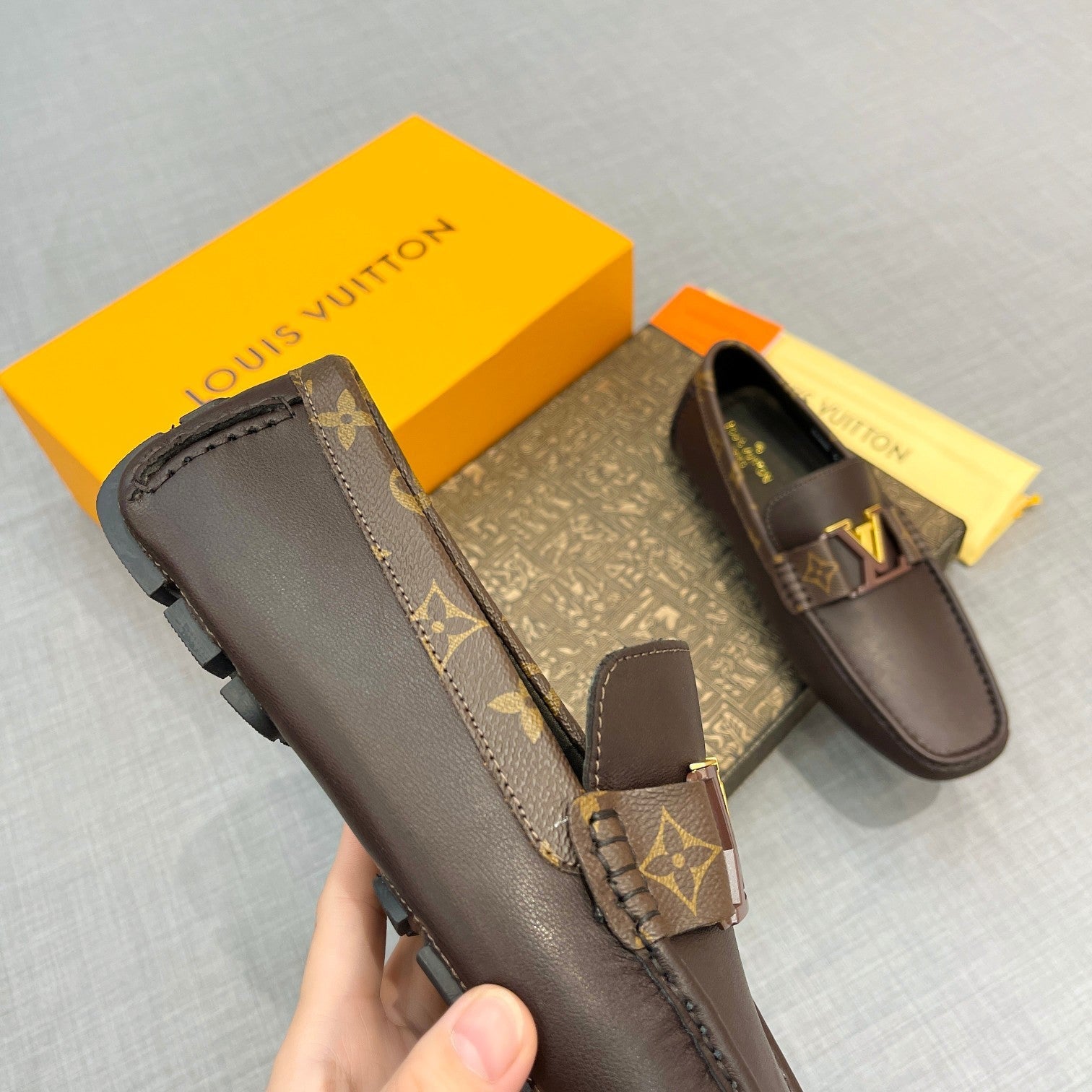 Pantofi Louis Vuitton