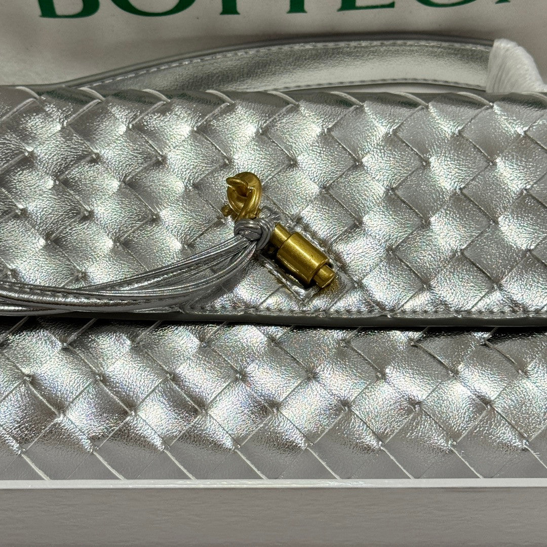 Bottega Veneta clutch silver