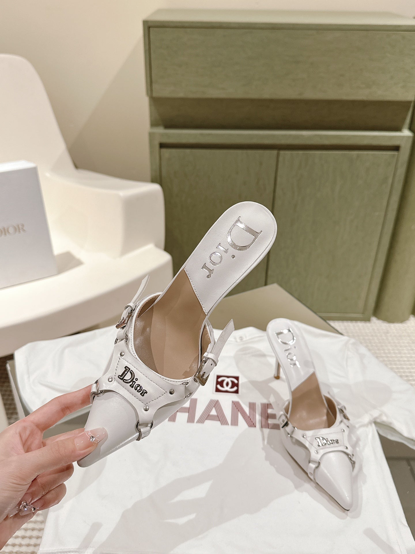 Pantofi Dior cu tocuri