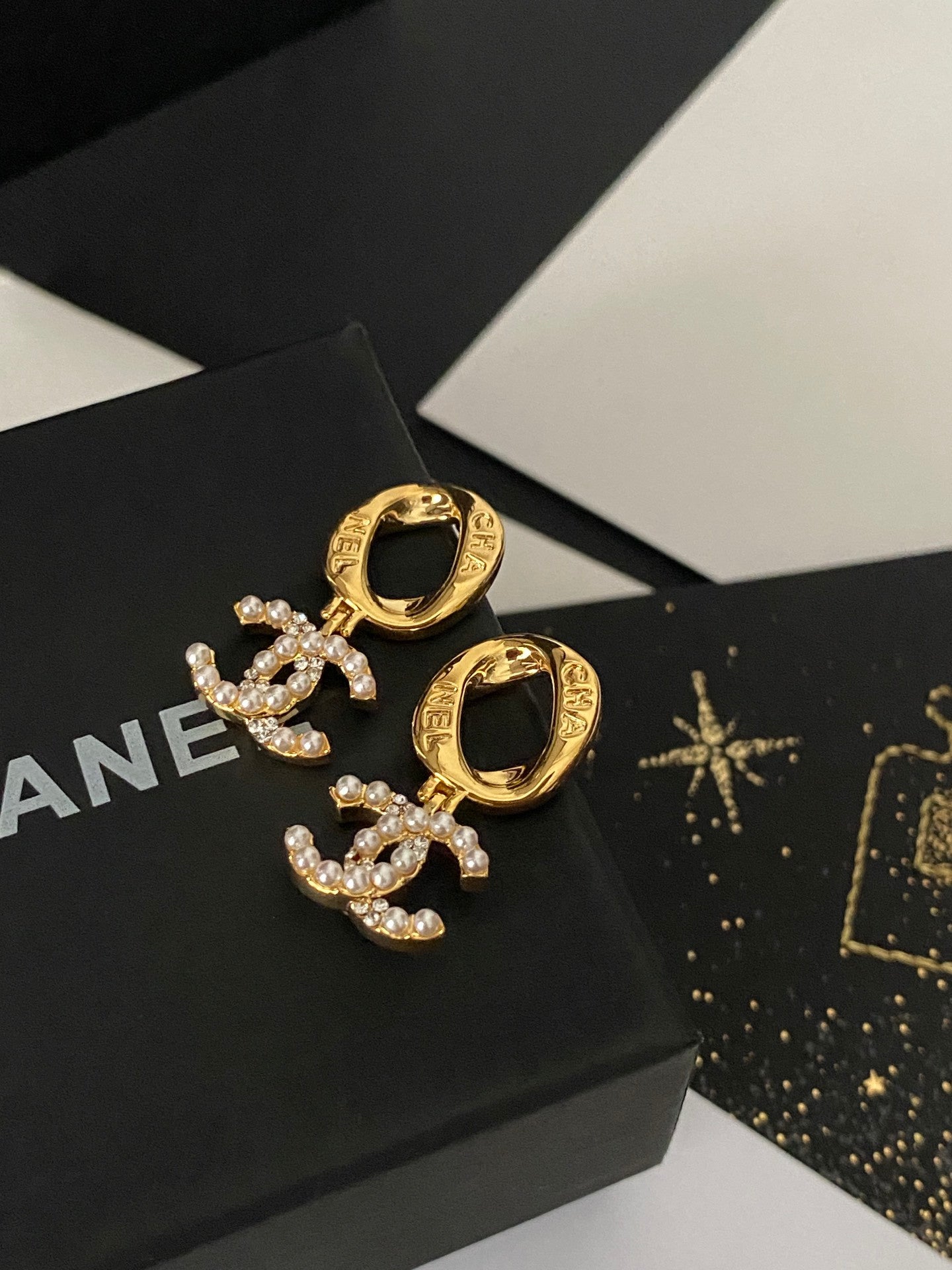 Earrings Chanel