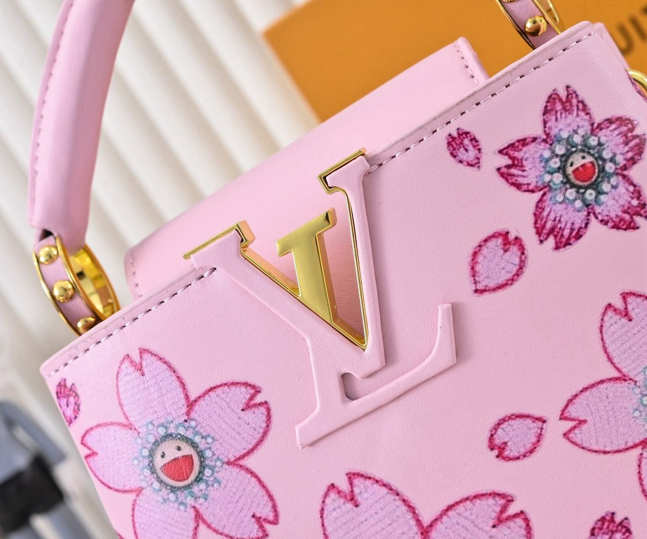 Louis Vuitton capucines pink