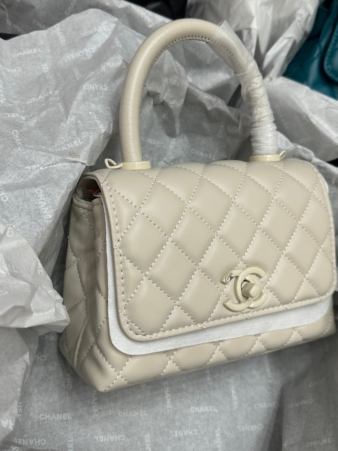 Chanel cocohandle white bag