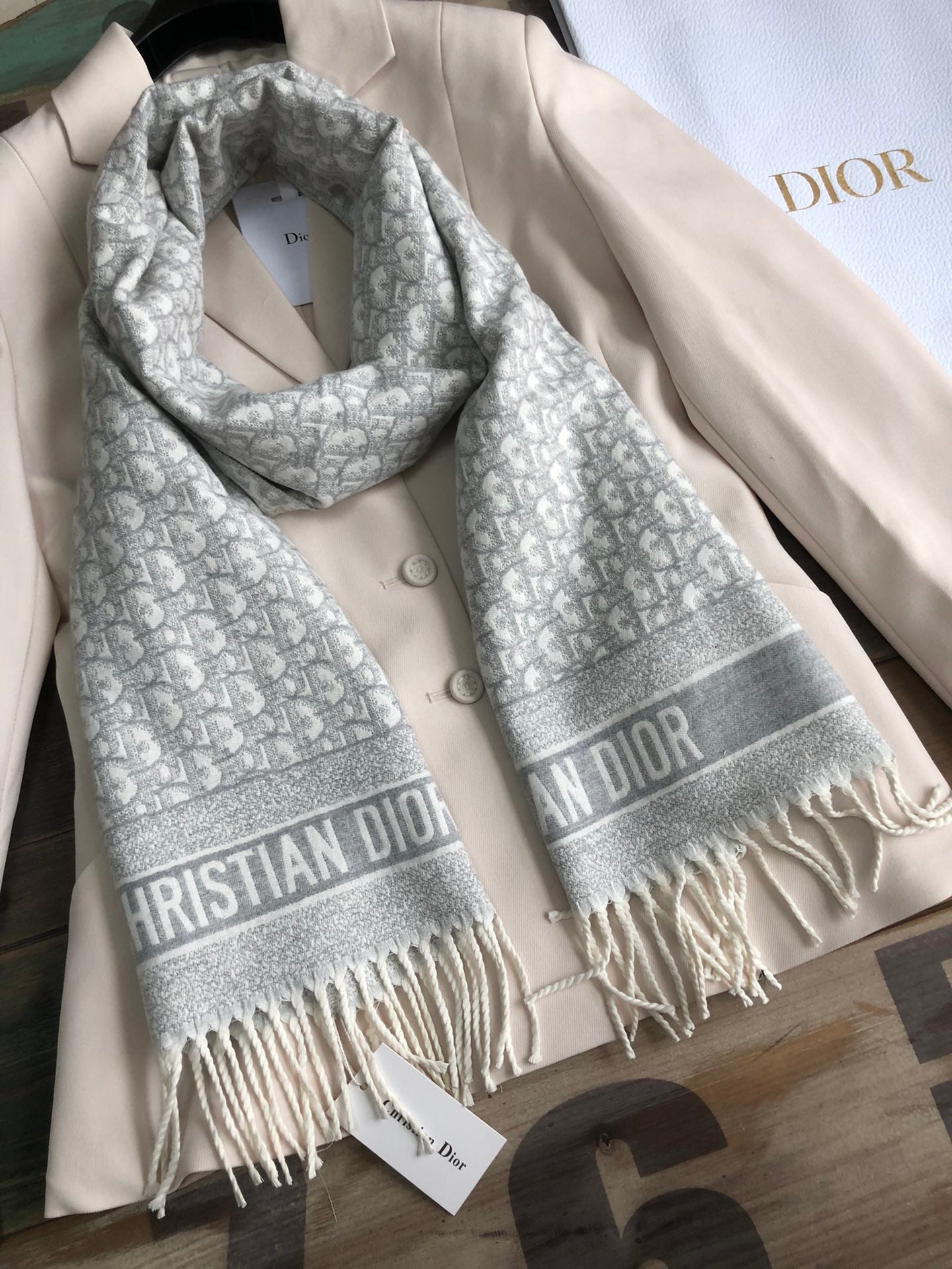 Dior scarf
