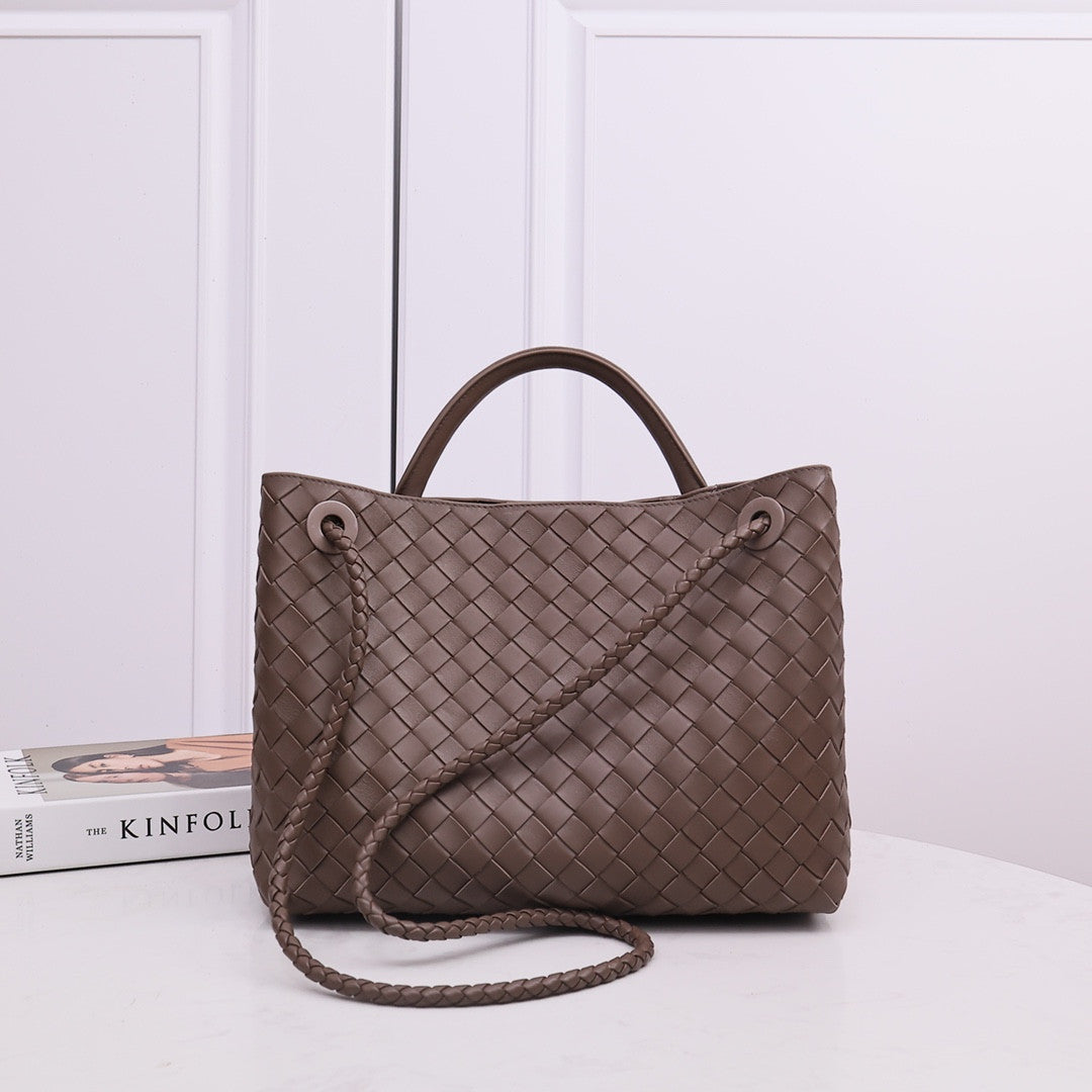 Botegga Veneta Leather  Bag  In Brown