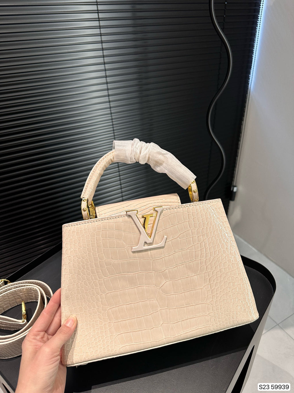 LV Capucines MM