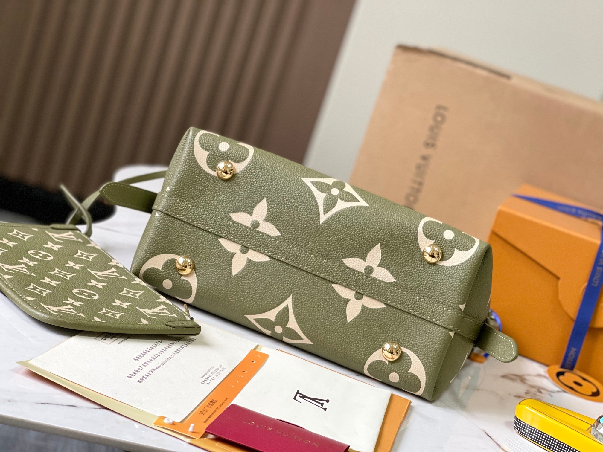Louis Vuitton Carry All