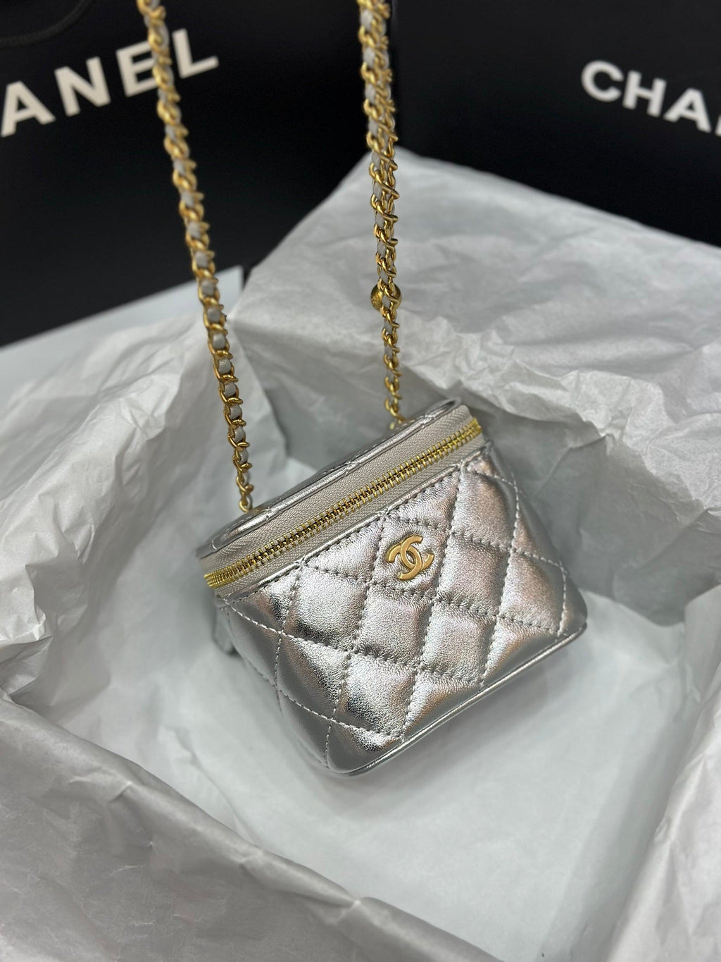 Geantă Chanel Metal Ball