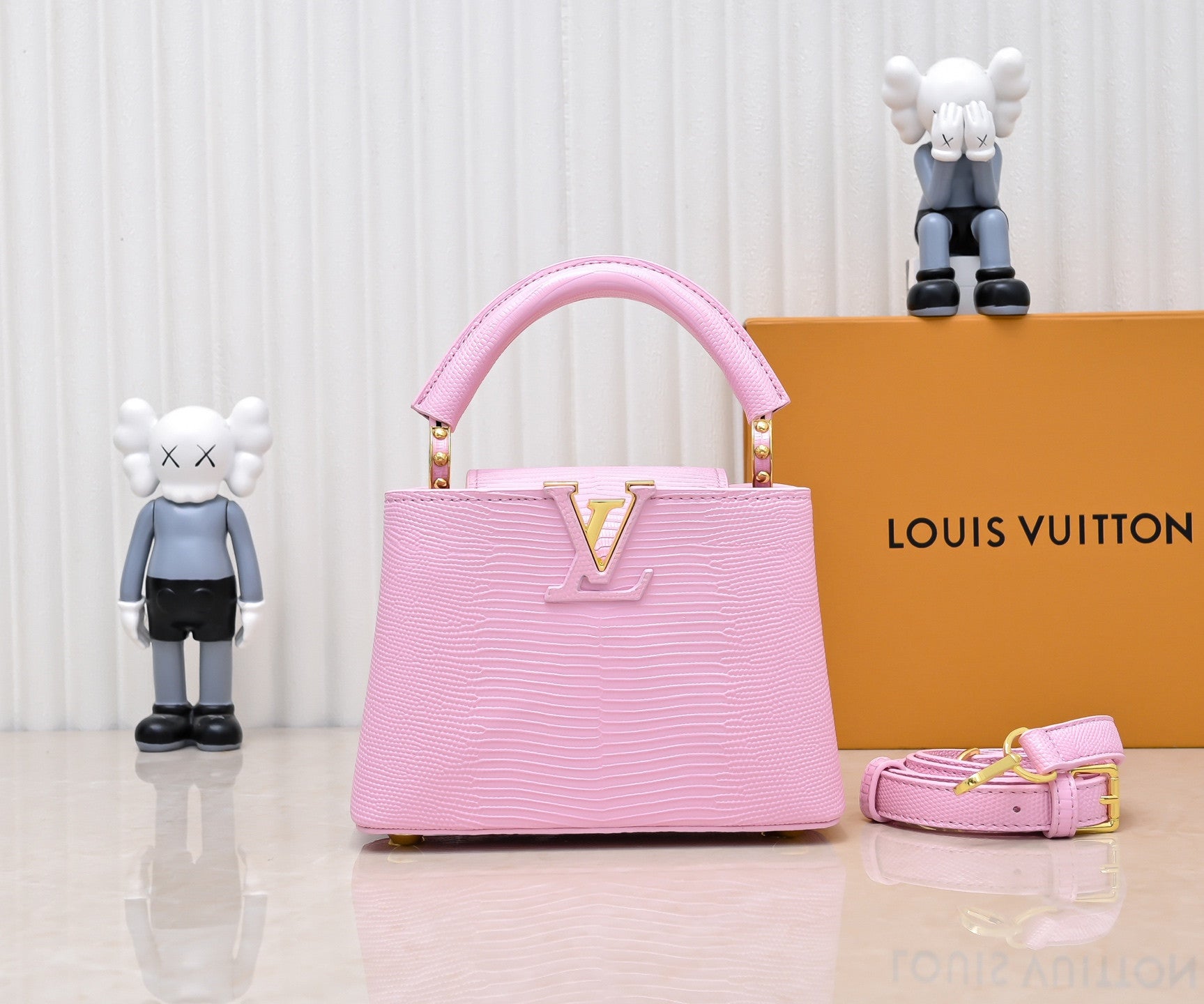 Louis Vuitton Capucines pink