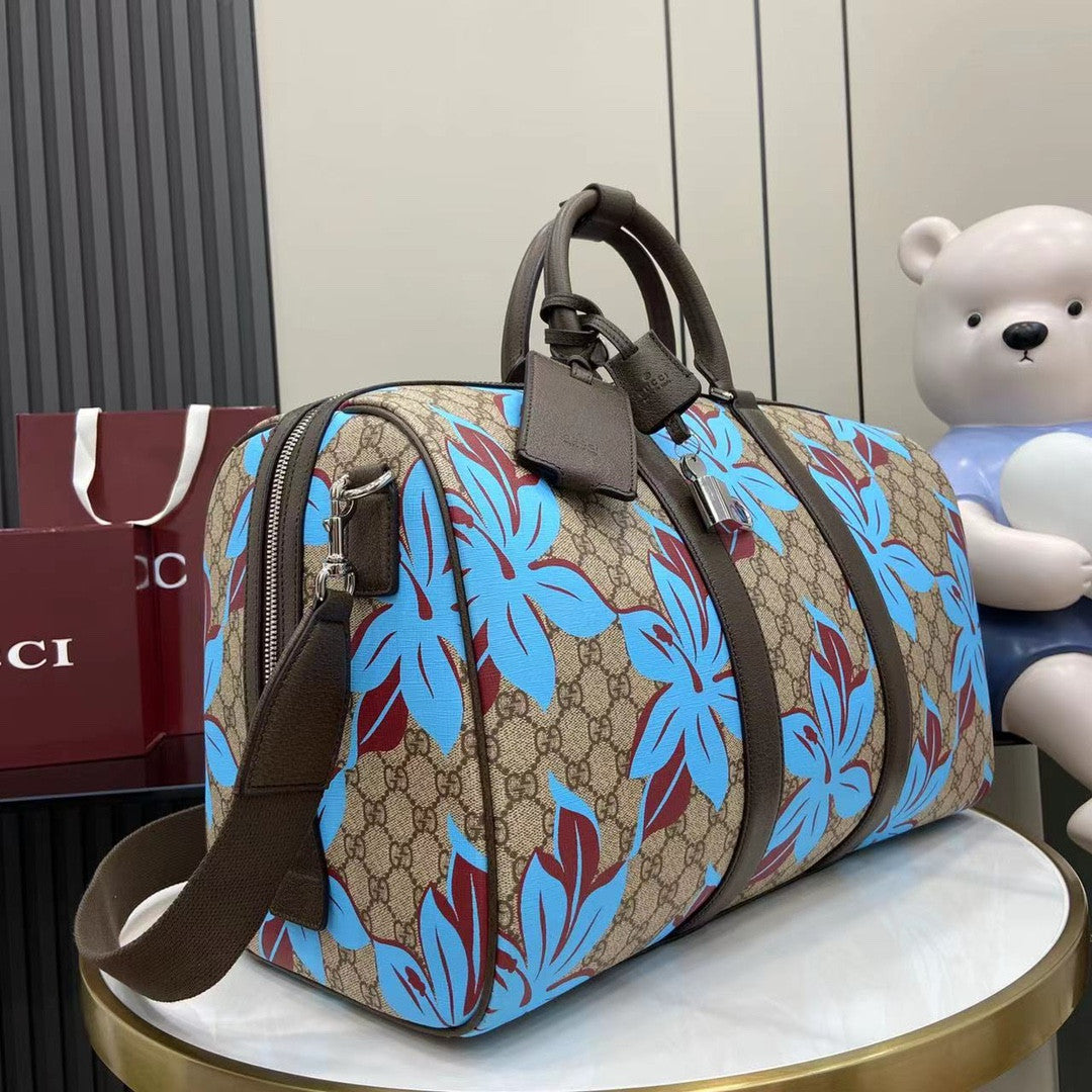 Gucci supreme gg travel bag