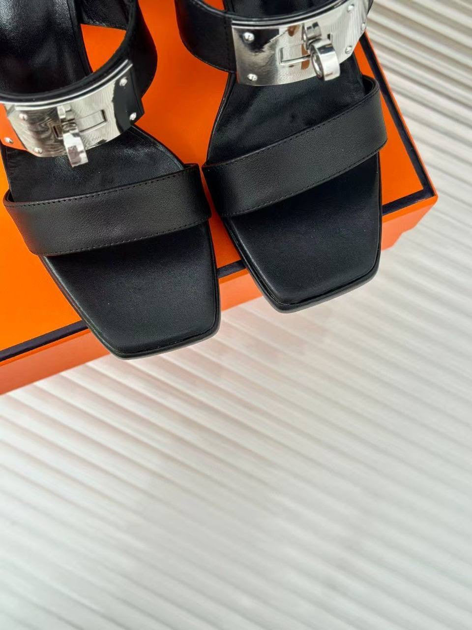 Sandale Hermes cu toc negru