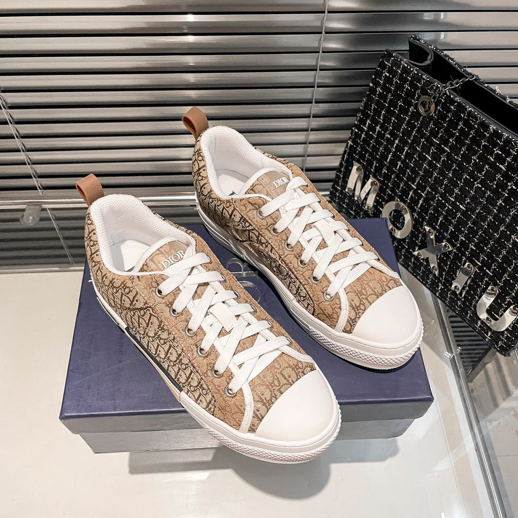 Adidași Dior