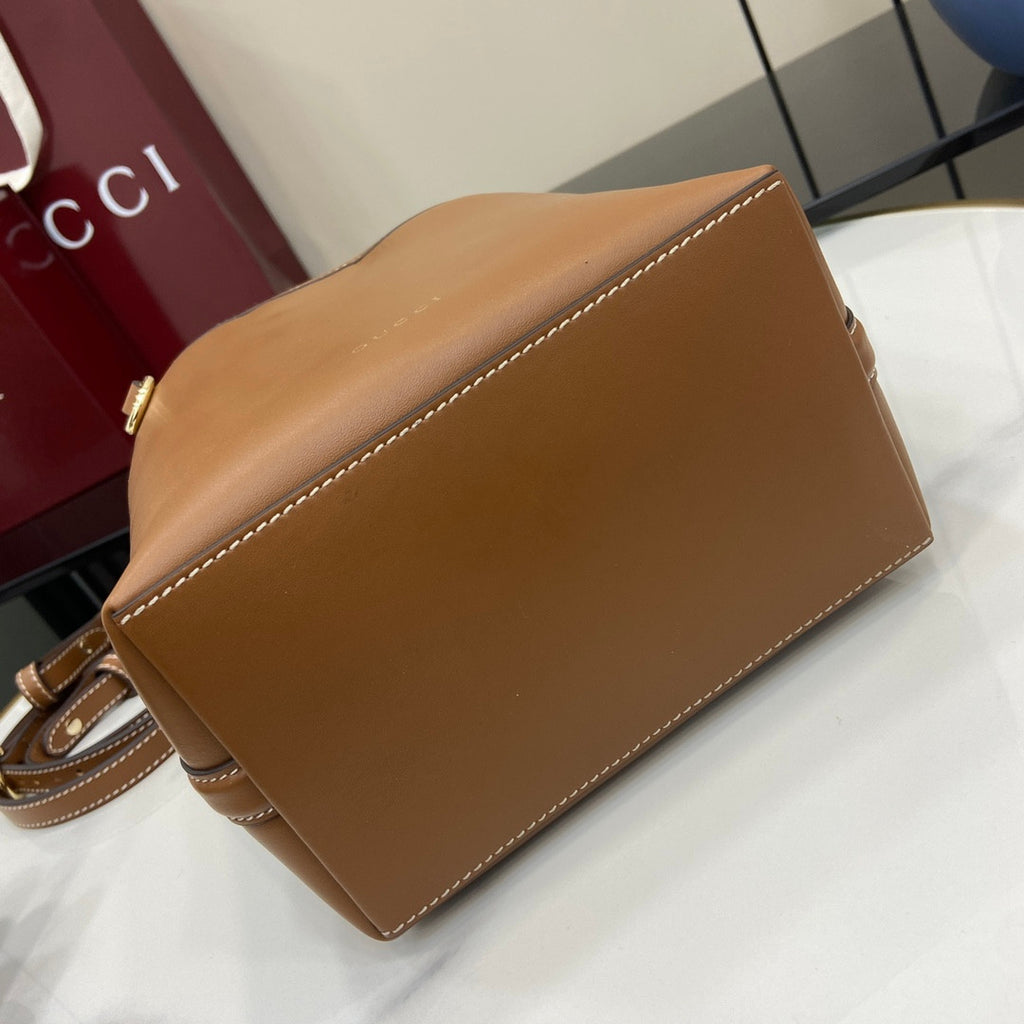 Gucci bucket bag