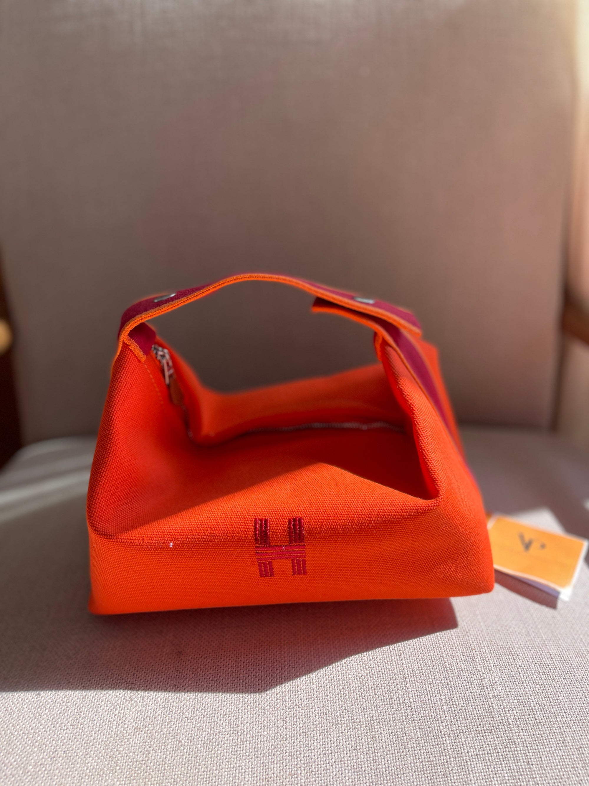 H pouch cosmetic