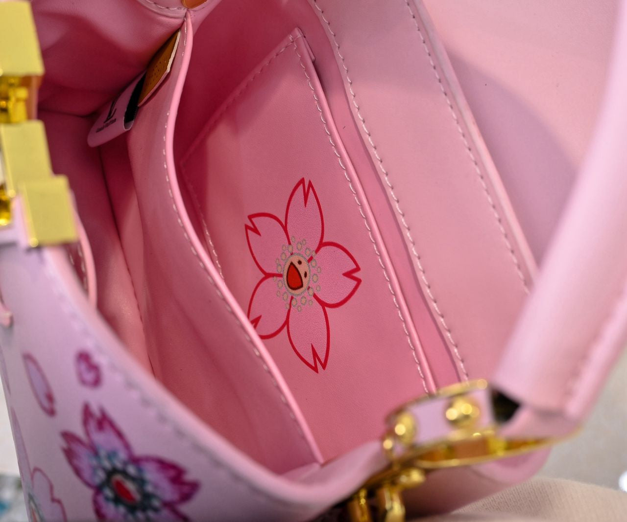 Louis Vuitton capucines pink
