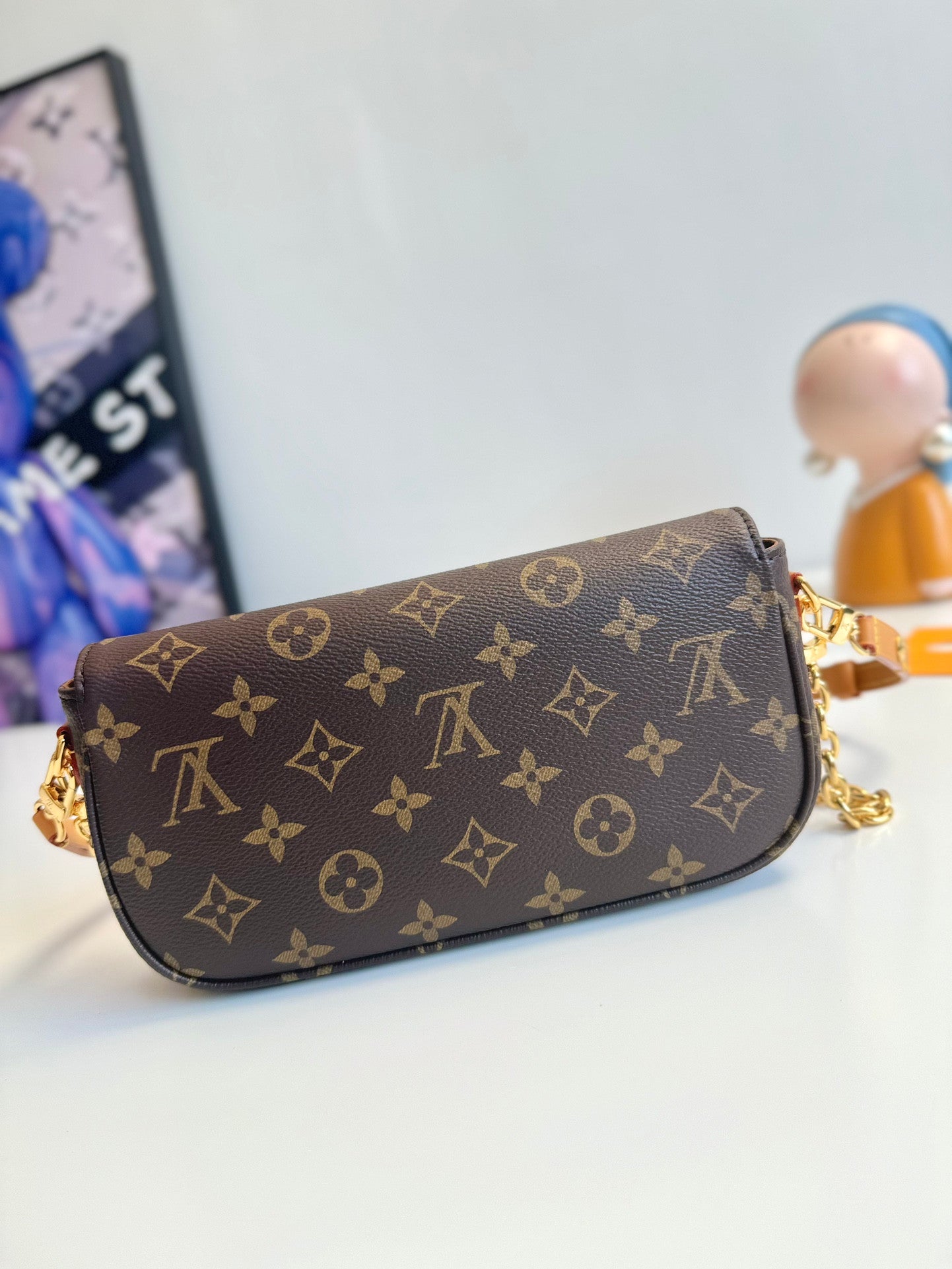Louis Vuitton Wallet on chain