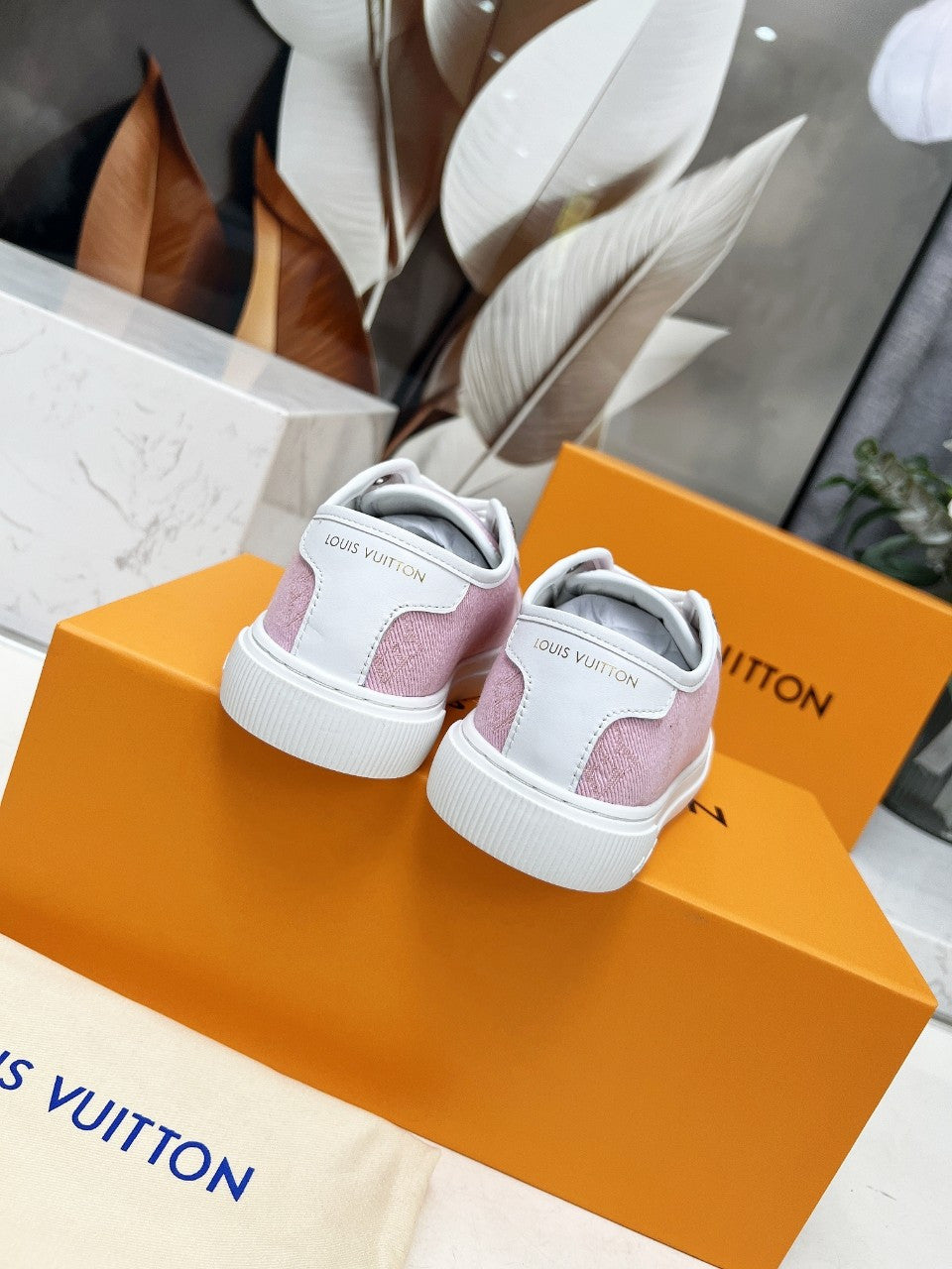 Louis Vuitton sneakers pink