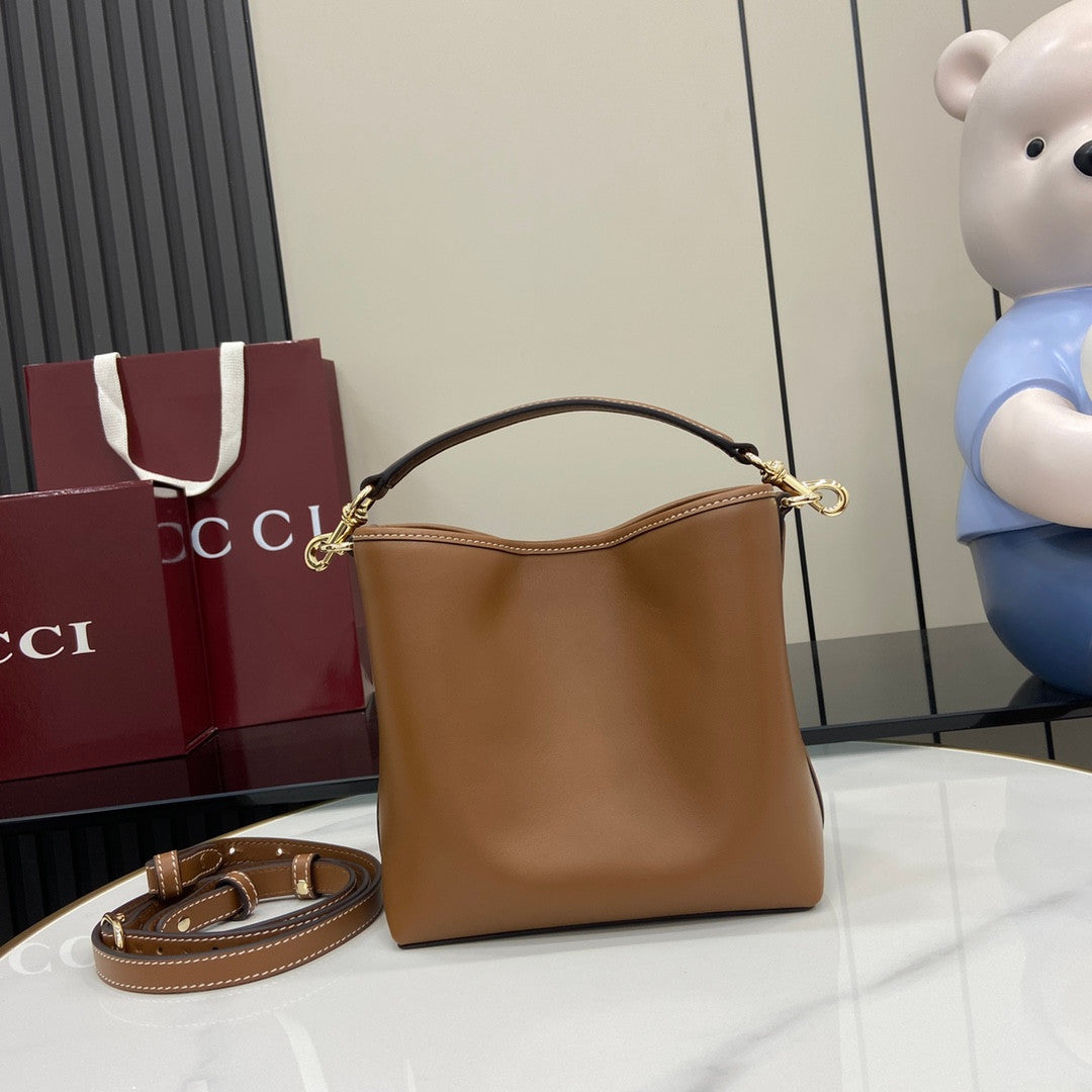 Gucci bucket bag