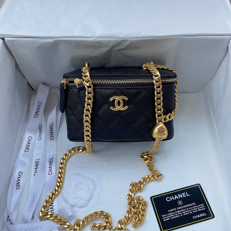 Chanel Chain Bag Medium