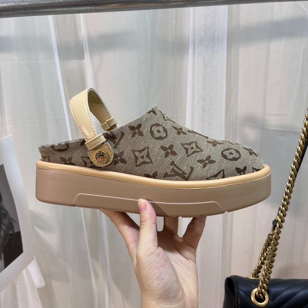 Papuci Louis Vuitton