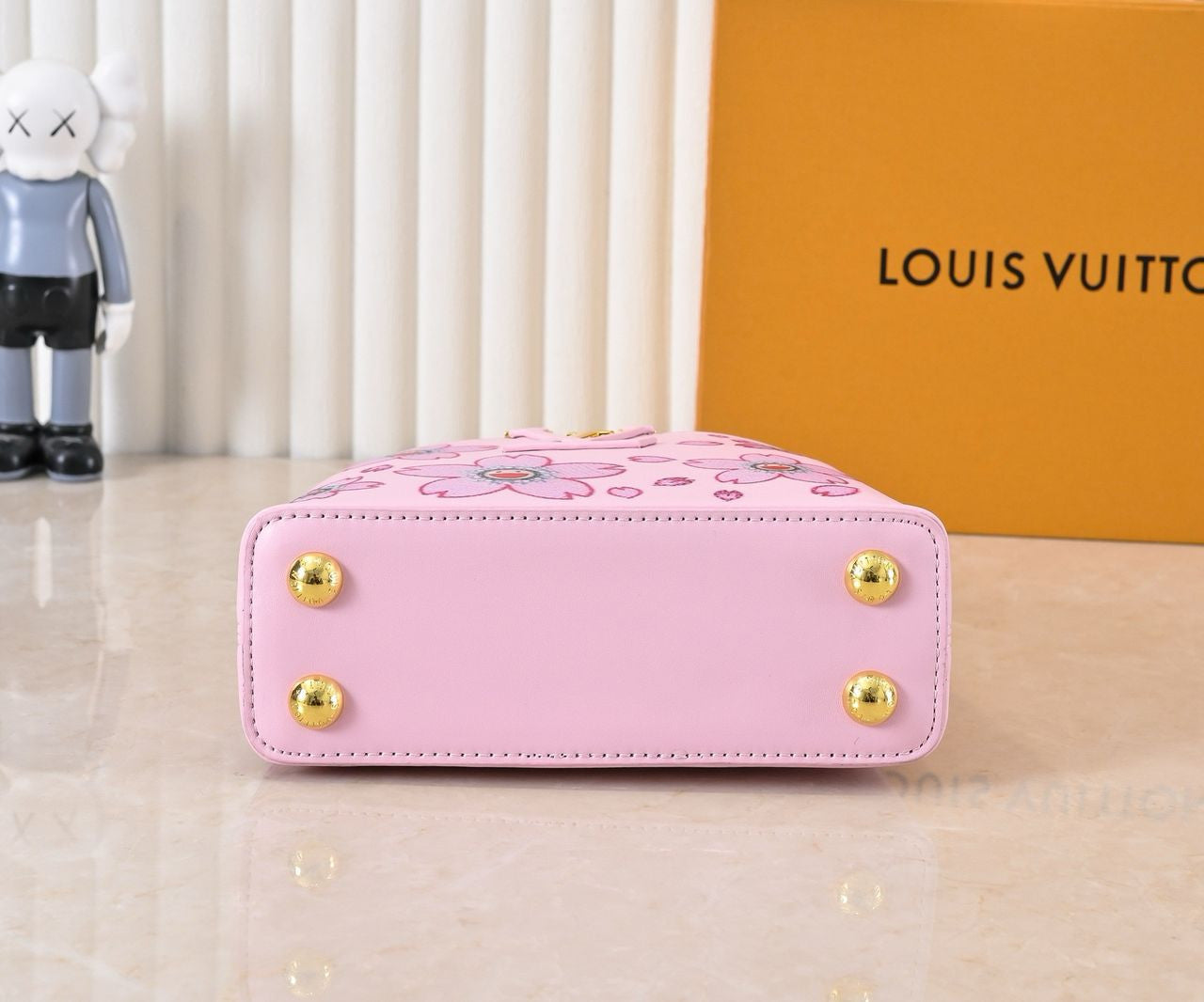 Louis Vuitton capucines pink