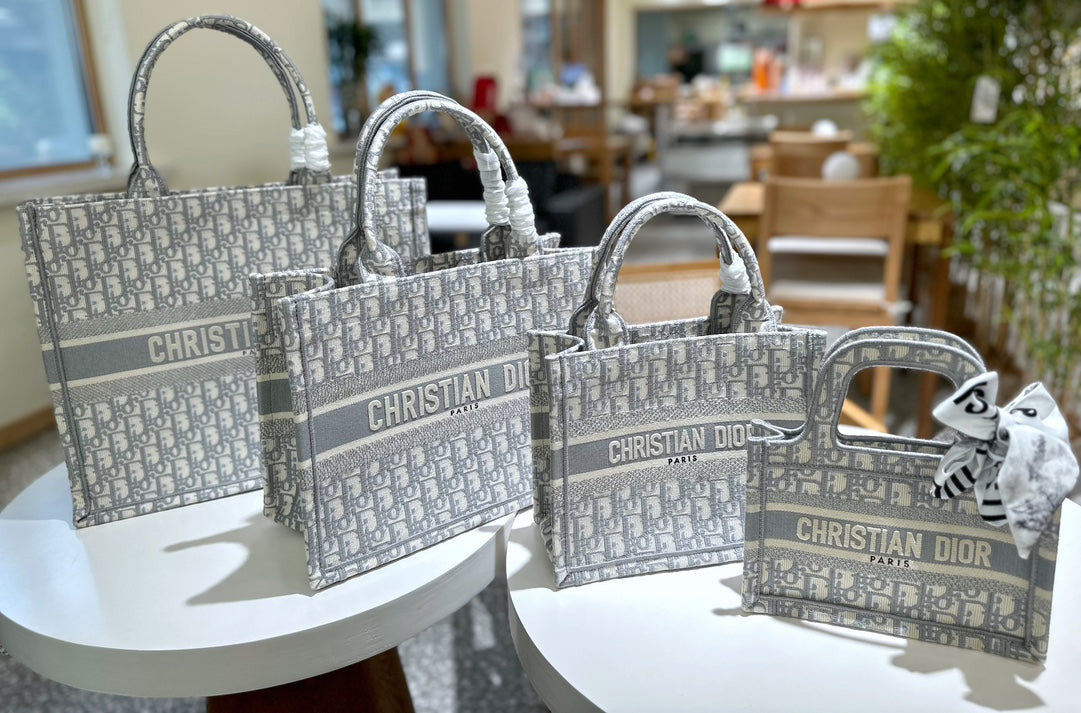 Dior Tote In Grey