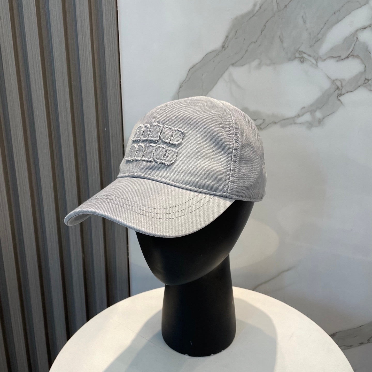 Miu Miu cap grey