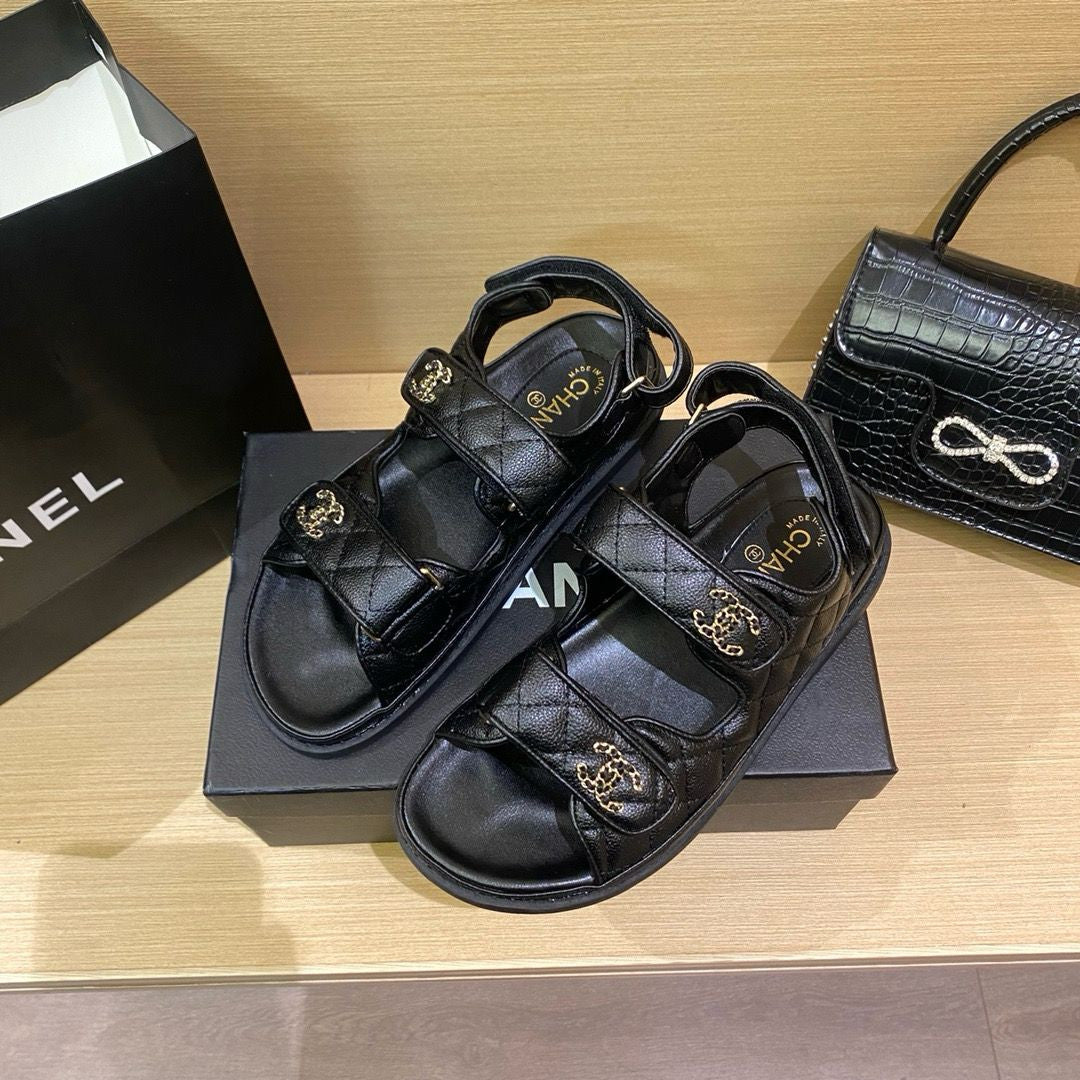 Sandale Chanel pentru tati