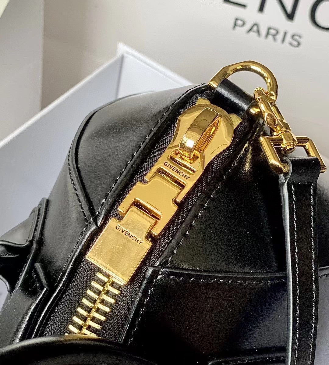 Givenchy Antigone bag black