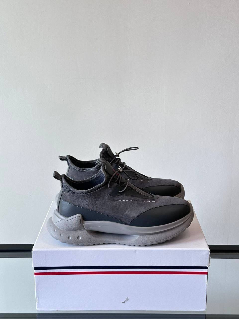 Moncler sneakers grey