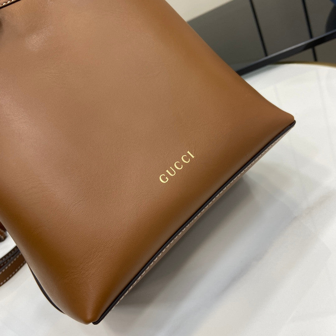 Gucci bucket bag