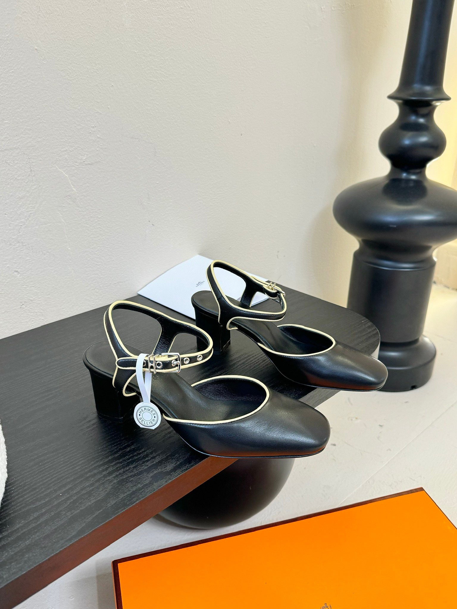 Hermes shoes black