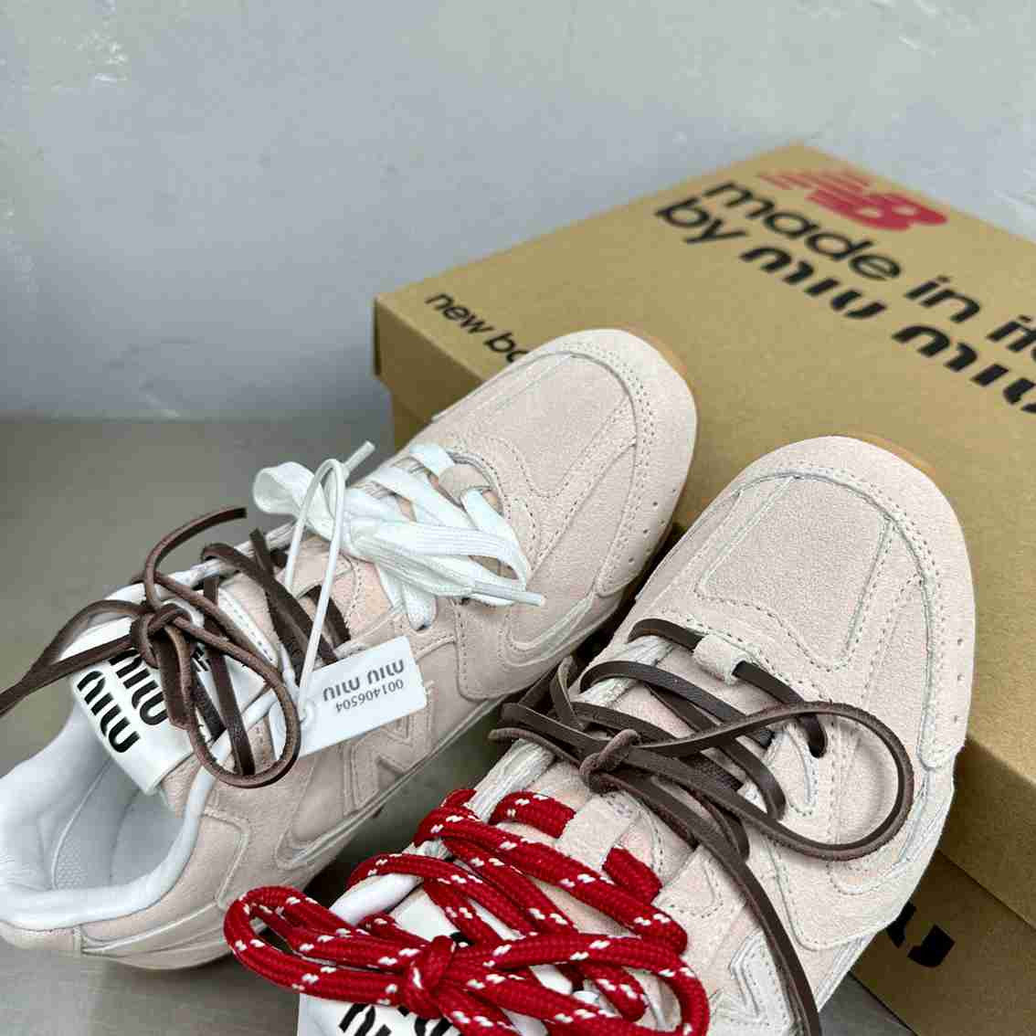 Miu Miu * New Balance sneakers blush