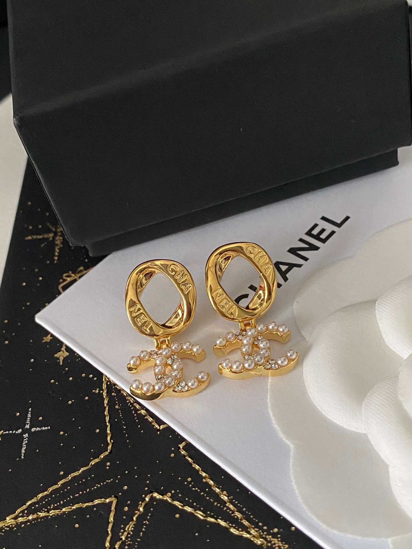 Earrings Chanel
