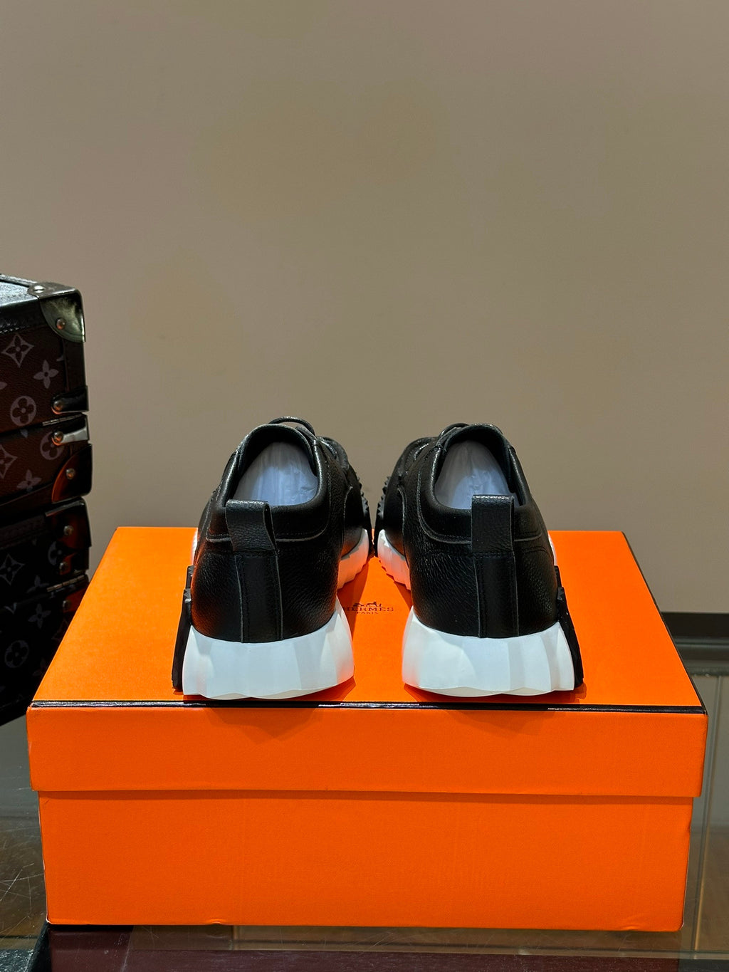 Pantofi Hermes în negru