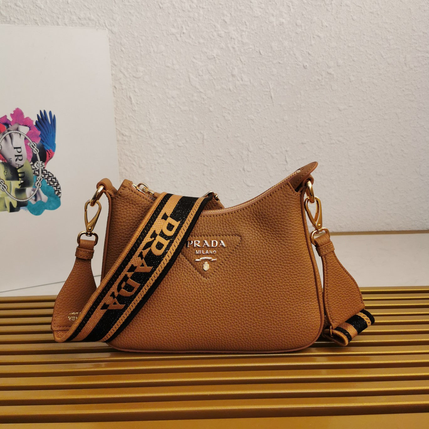 Logo leather shoulder bag
